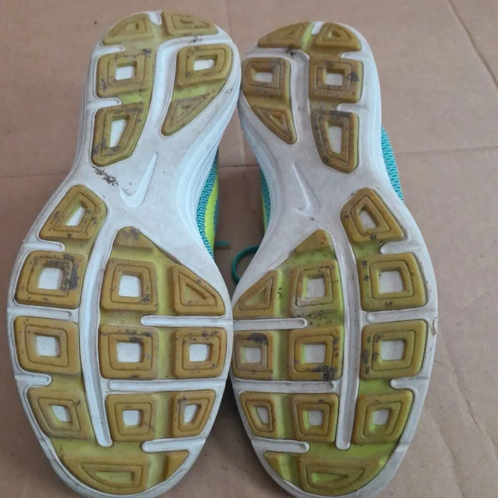 Nike Revolution 3 Women’s Size 6 Green White Athletic Running Shoes Sneakers